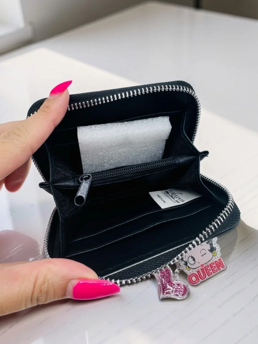 Betty Boop Zip Around Mini Wallet Coin Purse with Charm Keychain Black Red